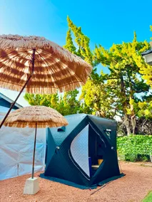 Right by the sea! Maximum 20 people/Karaoke theater + BBQ + Sauna tent/Table tennis, darts/Outdoor garage/4 private rooms - Image 3