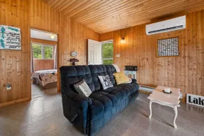 Lake house! Private off shore fishing! Sleeps 6 - Image 4