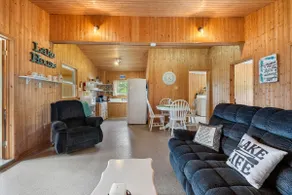 Lake house! Private off shore fishing! Sleeps 6 - Image 5
