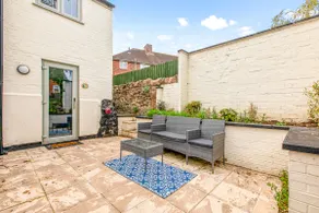 Modern 3 Bed House with Parking in Rothley - Image 5