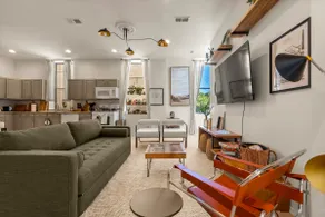 Spacious Central City Gem | 5 King Beds | Balcony - Image 5