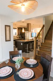 Luxury Bungalow-City Retreat ! Location! Location! - Image 5