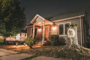 Luxury Bungalow-City Retreat ! Location! Location! - Image 2