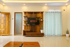 TrueLife Presidential Suites - 3BHK Luxurious AC Apartments - Modular Kitchen, RO water system, Microwave - Super fast WiFi, 55 Smart TV, 250 Airtel Channels - 3 bathrooms - Parking - Nearby PS4, A2B pure veg restaurants - Top service with lots of love - Image 2