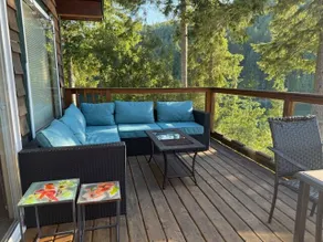 Cozy Lakefront Cabin - Image 4