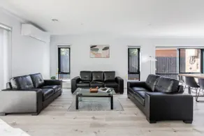 Modern Comfort in Avondale Heights Family Home - Image 5
