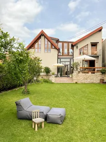 Stylish country house idyll with garden & sauna - Image 4