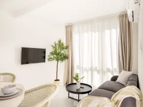 Modern Studio Retreat in Heart of Sunnybank - Image 3