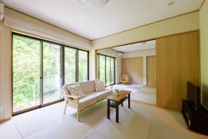 Source Hot Spring & Ultimate Good Sleep | Enjoy ”bath therapy” at the Japanese-style hot spring bungalow | Best for driving to major museums! - Image 3