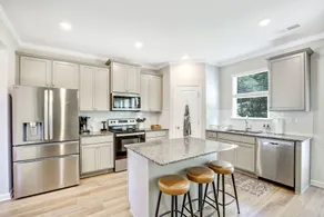 Sleek, Airy Home, 13 min to Airport, Quiet, 85” TV - Image 3