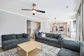 Sleek, Airy Home, 13 min to Airport, Quiet, 85” TV - Image 2