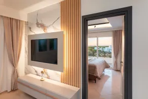 Near beach, Luxury Brand-New Suite Envy - Image 2