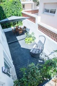 102 - Renovated 1-bedroom apartment next to the beach, garden - Image 3