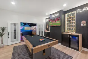 Cincy Luxe: 5BR 5BA, Hot Tub, Arcade, 4min Dtwn - Image 3