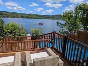 Centennial waterfront cottage - Image 5