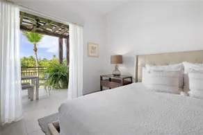 Luxurious beachy chic villa at the Four Seasons in Bahia Beach - Image 5