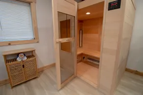 Stunning 3 Bdrm Home W/ Hot Tub, Sauna, Gym! - Image 4
