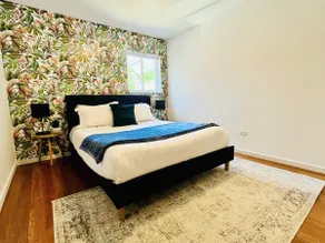 Bright & Chic Retreat Steps from Lincoln Square - Image 3