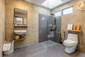 1BR Apartment, 8 mins to Airport, Transit, Private - Image 5