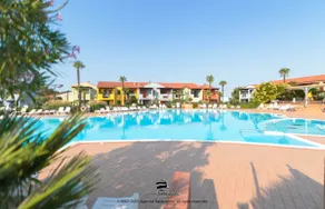 Exclusive 10m pool + Balcony with view + (P) - Image 2