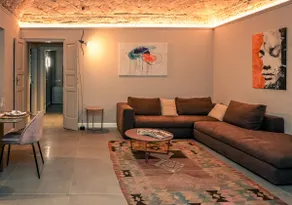 Heart of Piacenza Luxury Apt, 100m Piazza Cavalli - Image 2