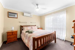 Big House at Vale View Cessnock - Image 4