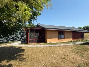 Straw bale guest house - Image 4