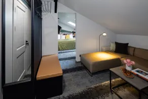 Modern Attic Apartment with Parking - Image 5