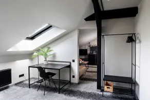 Modern Attic Apartment with Parking - Image 4