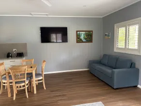 Comfy highway hideaway - Image 3