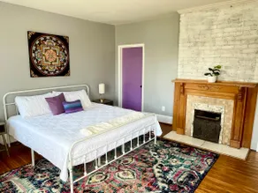 Historic Purple Paradise 3Bdrm in Downtown Roanoke - Image 2