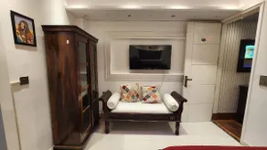 Perfect Affordable Living Space Golf Course Road - Image 3