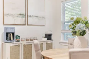 4 Bedroom House in Lake Forest - Image 3