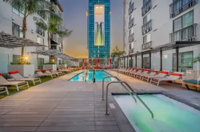 Hollywood Blvd Luxe Stay | Pool • Parking • Balcony - Image 3