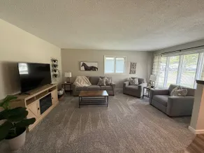 Urban Country Cottage - Image 4