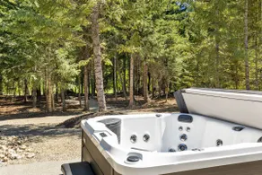 Creekside Luxe Cabin | Spa, Fire Pit & EV Charger - Image 3
