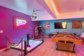 Disco+Karaoke-HeatedPool/Jacuzzi+PoolTable+Barbie - Image 5