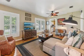 3 Bedroom Lakefront Retreat Near Downtown Tavares - Image 2