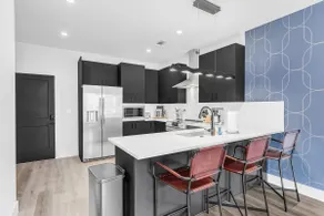 31st Avenue Charm - Image 4