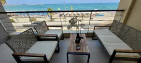 Aureta Beachfront Apartment Free Parking - Image 4