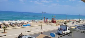 Aureta Beachfront Apartment Free Parking - Image 3
