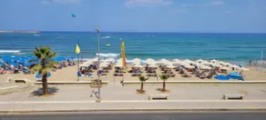 Aureta Beachfront Apartment Free Parking - Image 2