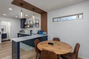 Polly's Place - Private Guesthouse Near Downtown - Image 3