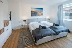Captain's Nest: Stylish, near harbour, 2x parking - Image 3