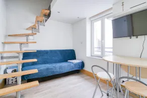 Duplex in the city center near Paris: Air conditioning & RER - Image 2