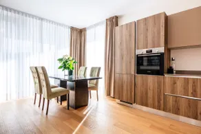Exclusive apartment with lake view - Image 5