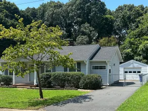 Cozy Stay Near DT with Deck and Yard - Image 5