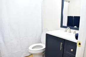 Relaxed 2-Bedroom Suite near WVU, Hospitals - Image 4