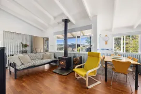 Classic Bawley Surf Shack | Walk to Beach + Pets - Image 4
