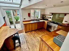 Nomi Homes - Okehampton Place - Exeter - Sleeps 7 - Image 3